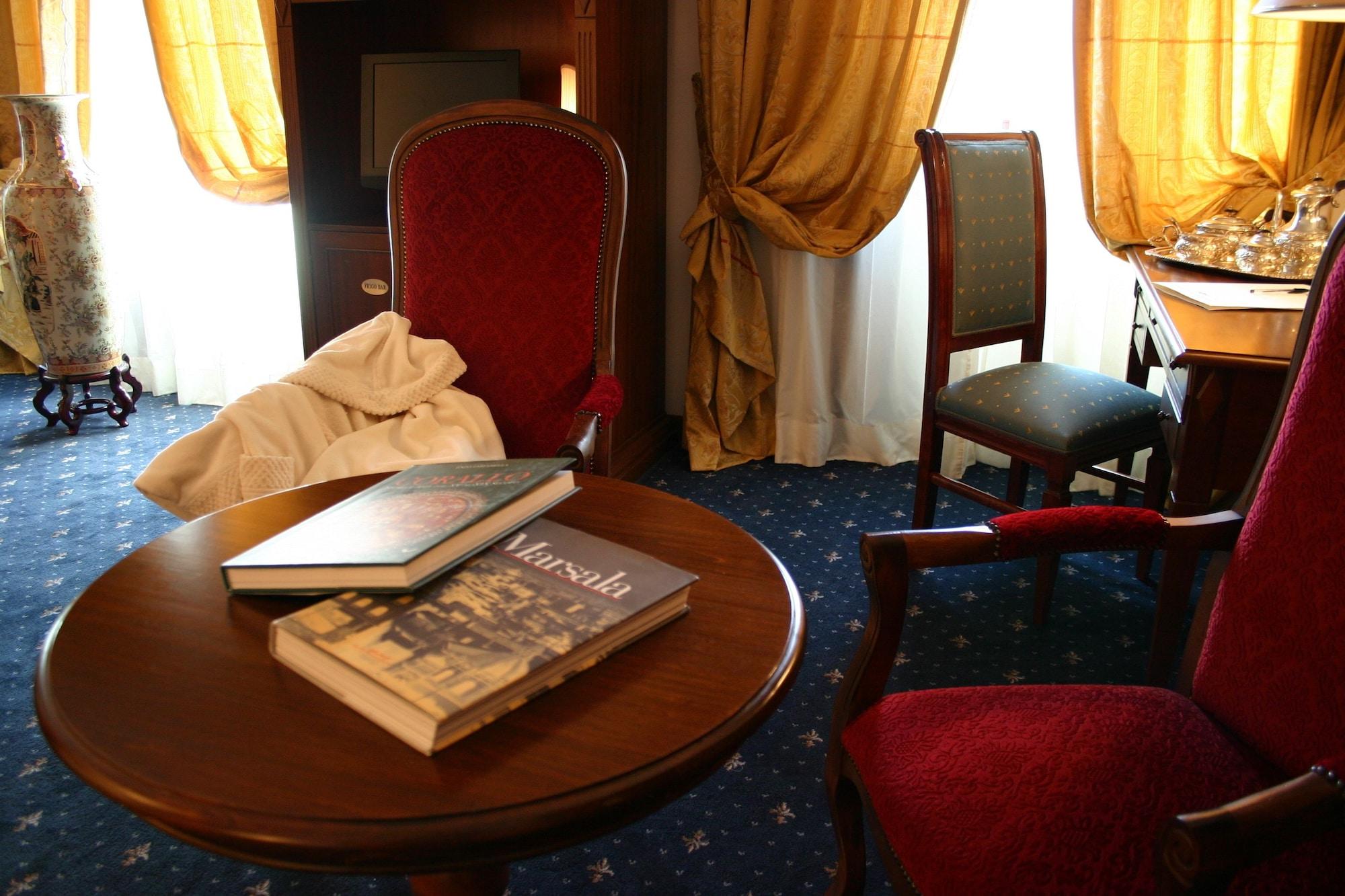 Grand Hotel Palace Marsala Ngoại thất bức ảnh A guest room on board the Venice Simplon Orient Express