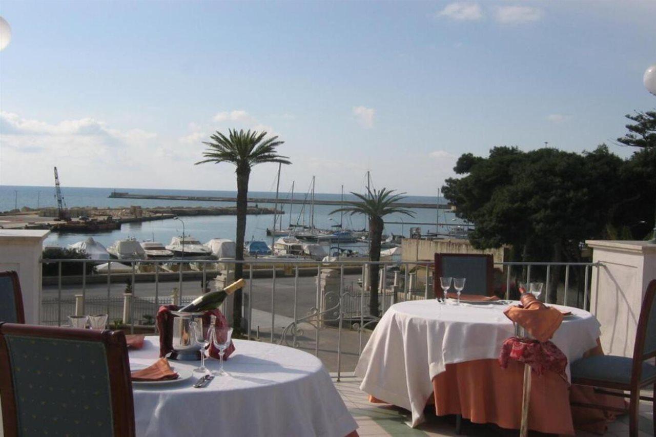 Grand Hotel Palace Marsala Nhà hàng bức ảnh View of the port of San Benedetto del Tronto