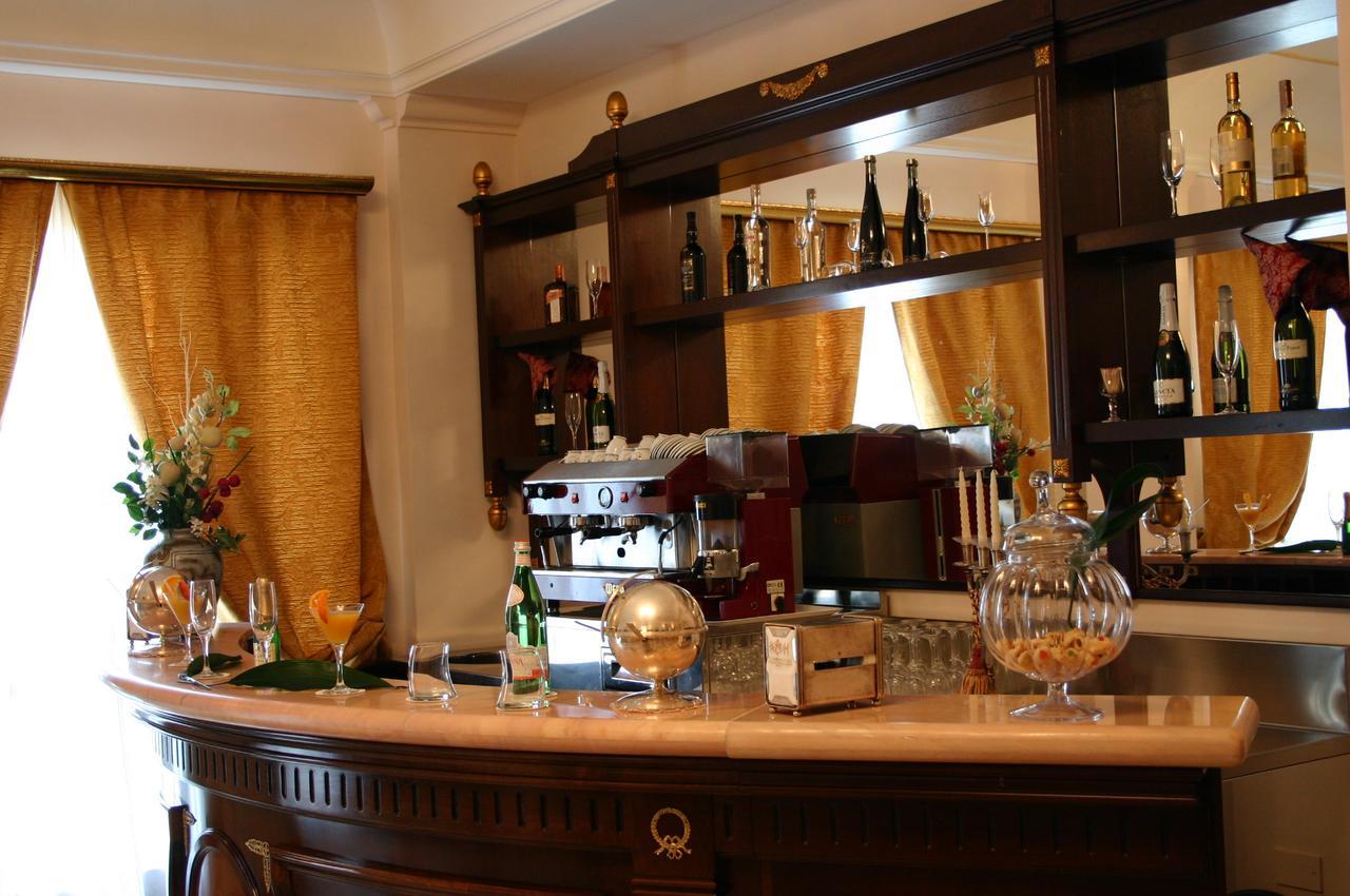 Grand Hotel Palace Marsala Ngoại thất bức ảnh A coffee machine in a coffee shop